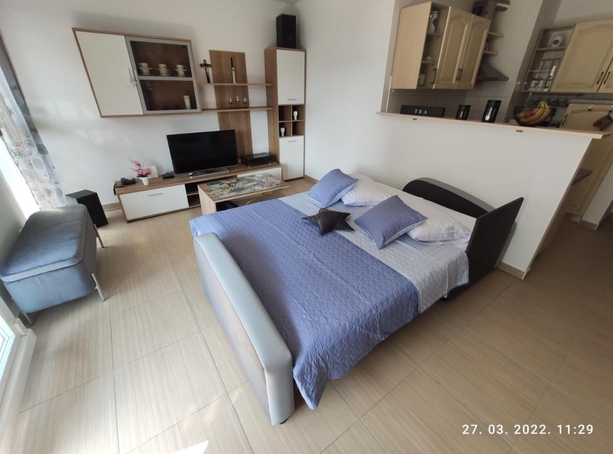 Apartman Antonela With Free Garage Parking Apartment Split Exterior photo